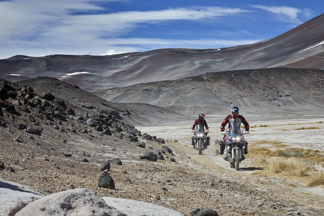 Moto África Twin Adveture Sports nas montanhas