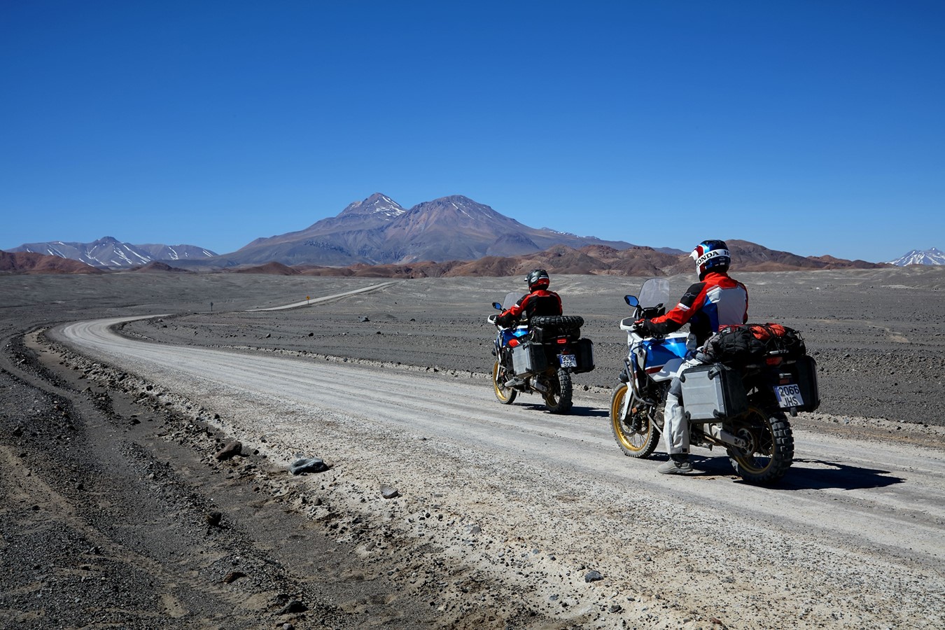 Moto África Twin Adveture Sports nas estrada de pedra