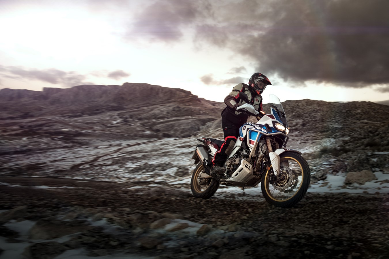 Moto África Twin Adveture Sports na viagem