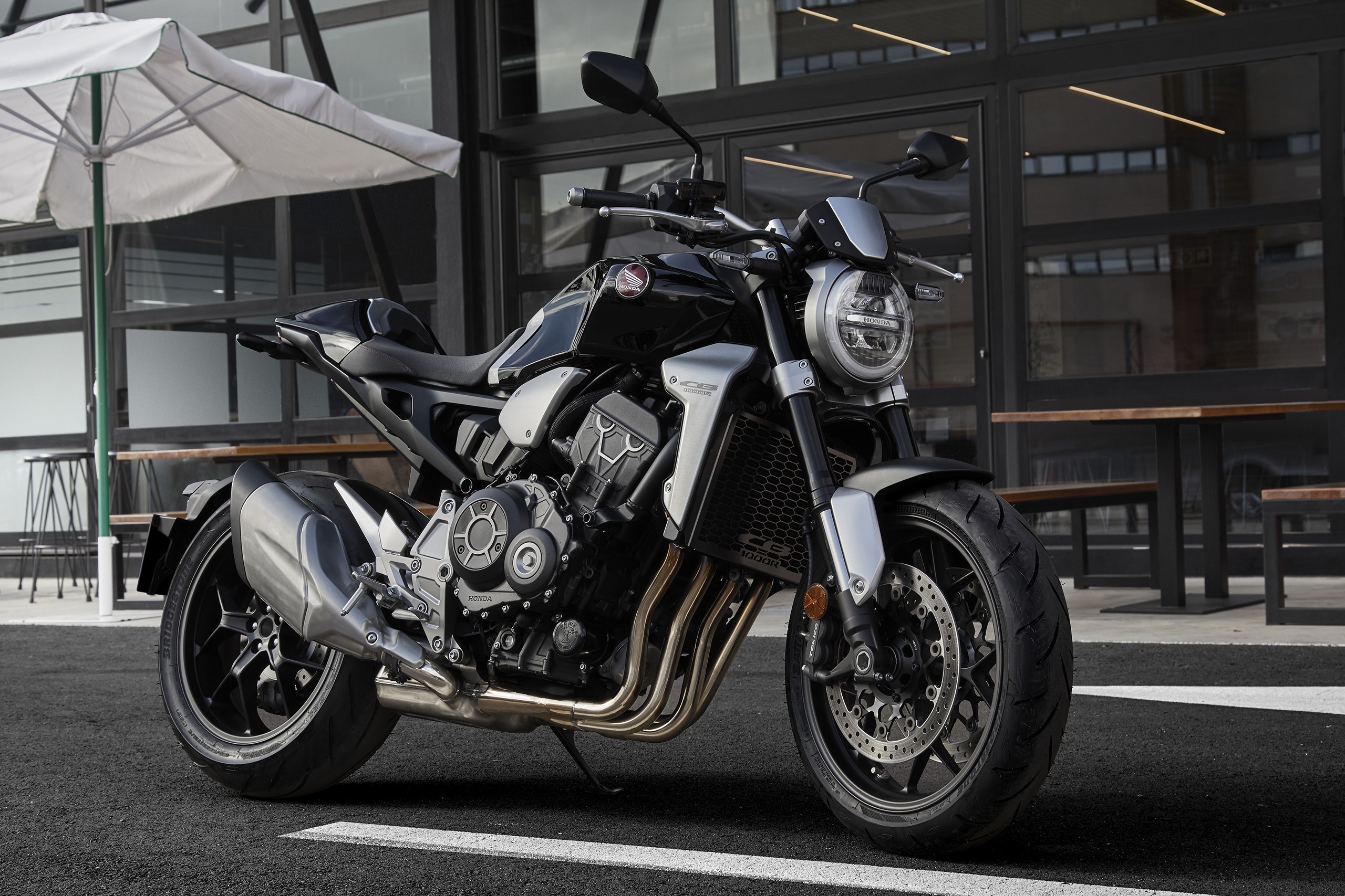 Moto Honda CB 1000R de 4 cilindros