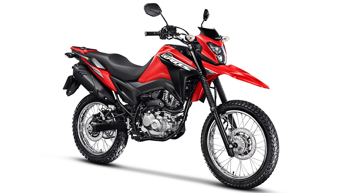 Frente e direita da nova Honda Bros 160 vermelha 2025