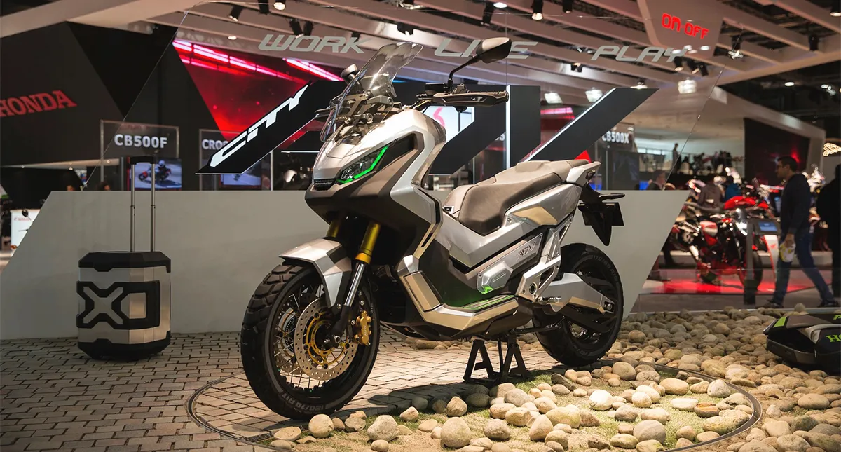 Motocicleta City Adventure Concept na EICMA 2015