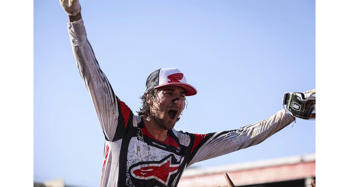 stephen-rubini-comemorando-titulo-na-mx1