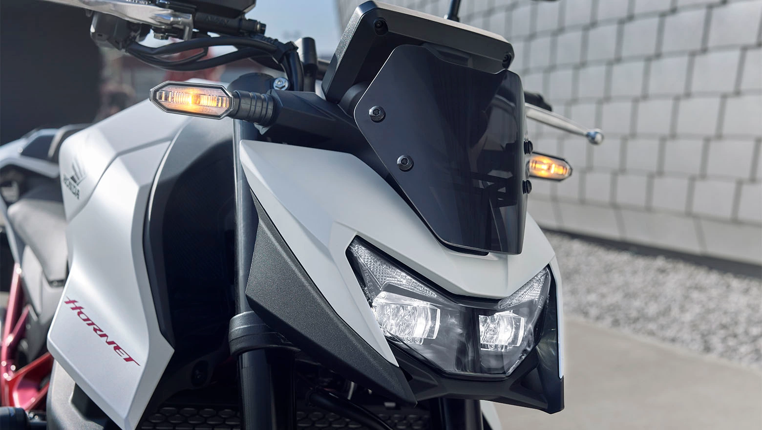 Faróis Full LED da Honda Hornet 750